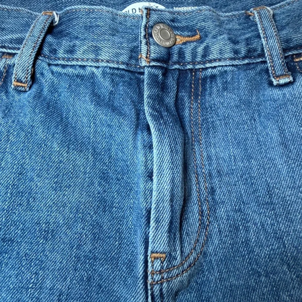 Old Navy Womens Size 8 Boyfriend Denim Cutoff Shorts Blue Distressed Raw Hem